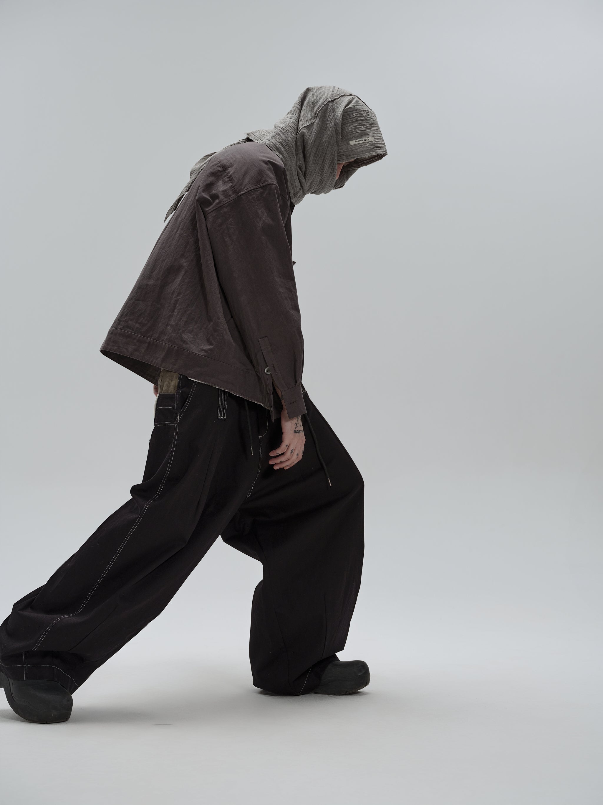 Sand-City Dyed Raw-Edge Scarf (Grey)